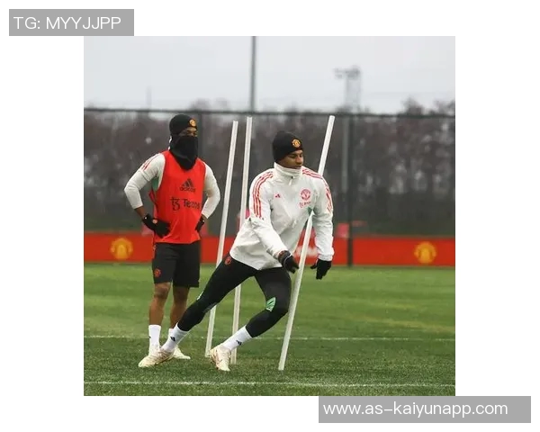 英媒报道谢周三与曼联讨论阿马斯未来合同细节及冬窗解约条款